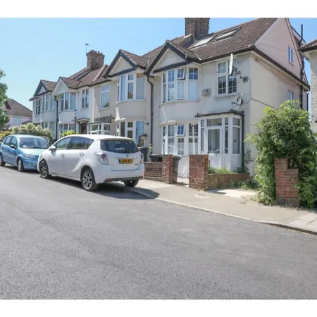 Apartment Stayzo - Crofton Park - Refurbished *