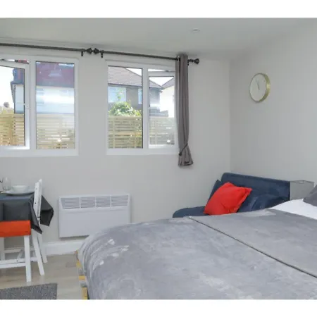 Stayzo - Crofton Park - Refurbished *