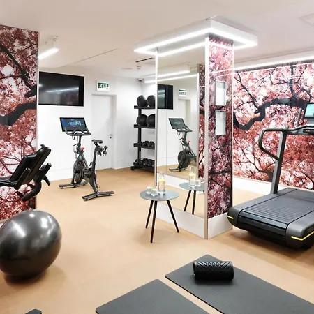 The Athenaeum & Residences Otel 5*