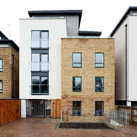 Oyo 136 Kings Ave New Builds