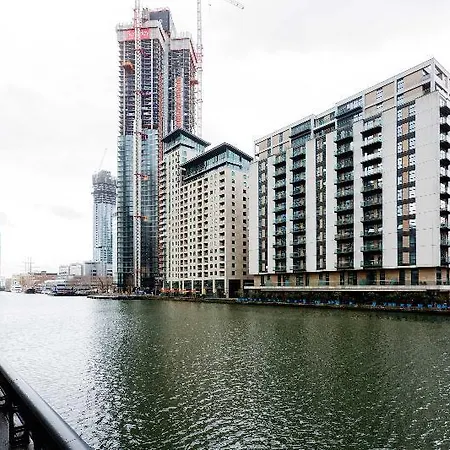 Hotel Oyo 30336 Discovery Dock New 2 Bed 3*