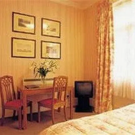 Astons 3* London