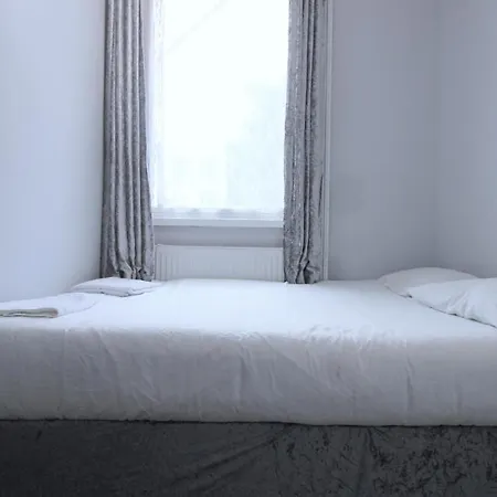 Hotel Clock House - London