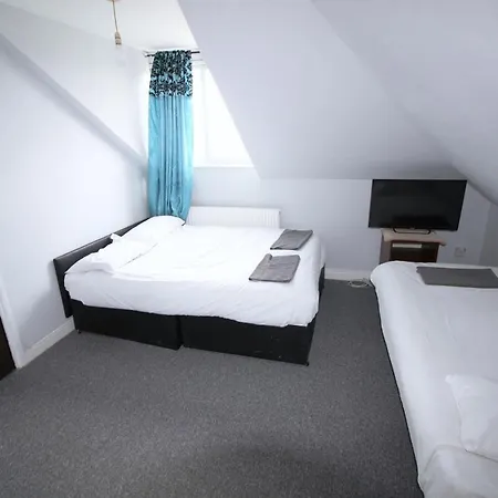 Clock House - London 4*
