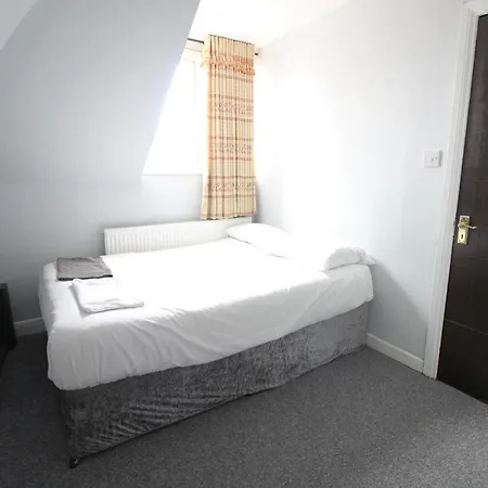 Clock House - London Hotel Croydon