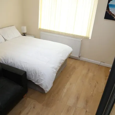 A A Guest Thamesmead 게스트하우스 3*