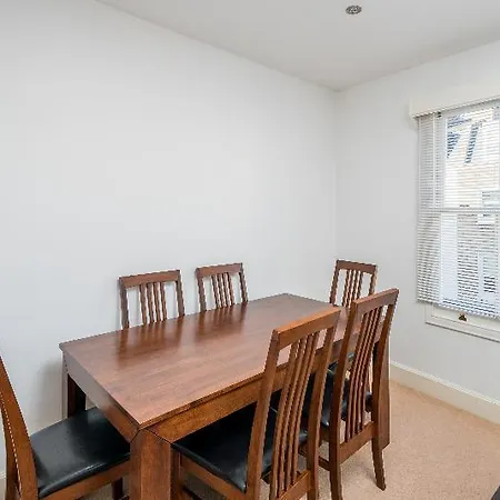 Hotel Oyo 126 Flat 1 21 Lower Marsh Waterloo 3*
