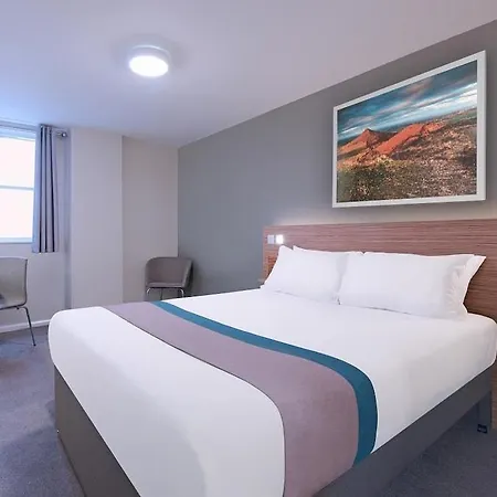 Travelodge Waterloo 3*