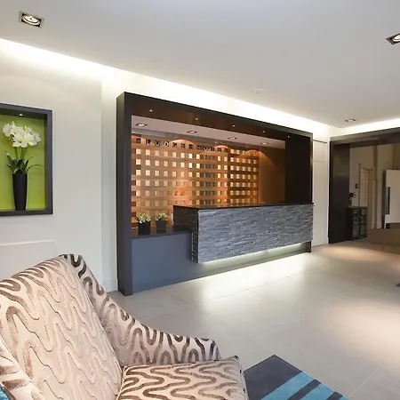 The - Putney 4*
