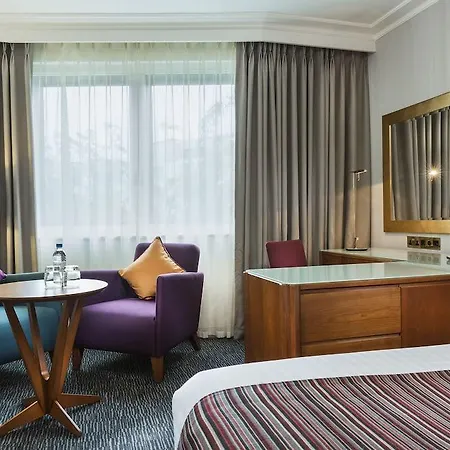 Radisson And Conference Centre London Heathrow 4*