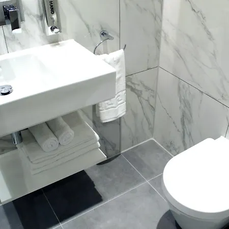 Aparthotel Nox Waterloo 4*