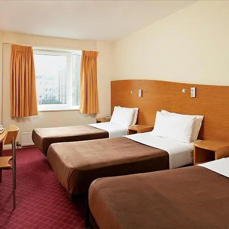 Ambassadors Hotel 3*