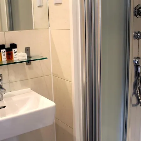 146 Aparthotel 4*