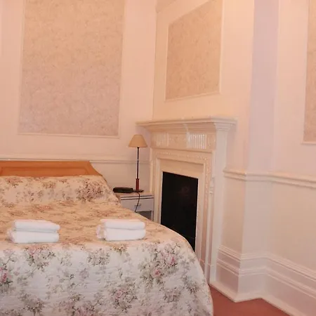 Aparthotel Kensingtoncourt 3*