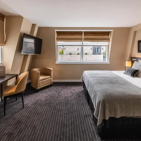 The Resident Victoria 4* Londra
