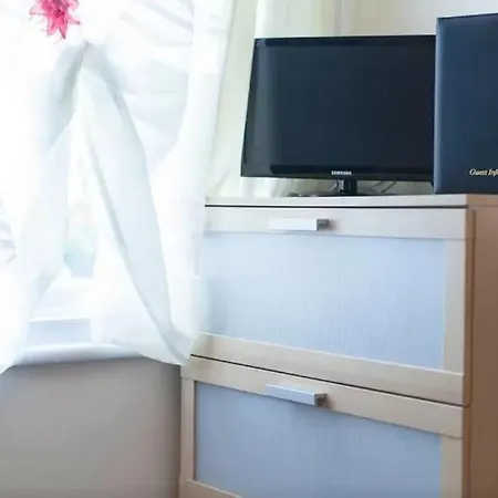 Home2home-rooms Bed & Breakfast 3*