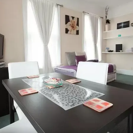 Bed & Breakfast Home2home-rooms 3*