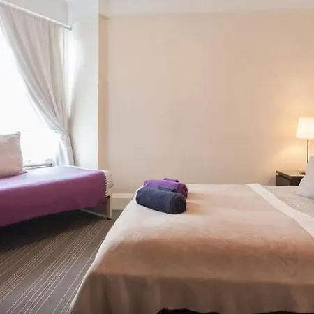 Bed & Breakfast Home2home-rooms 3*