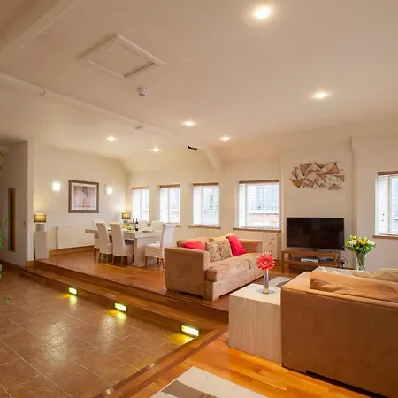 Apartament Bright Private - Peaceful Morden Location *