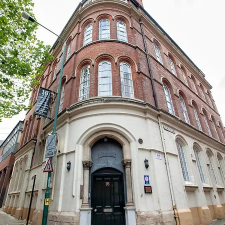 Apartament Bright Private - Peaceful Morden Location *