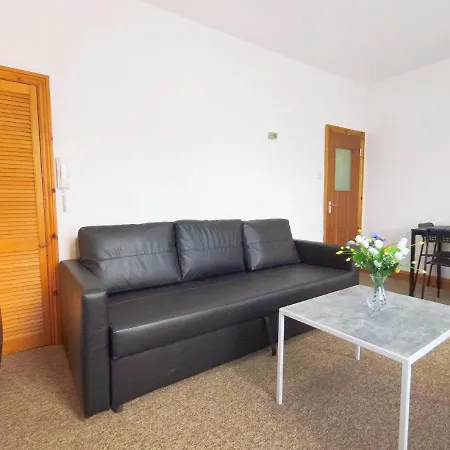 Carnation Flat A In Wembley Apartman *