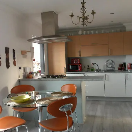 Two Bedroom Luxury Apartment *