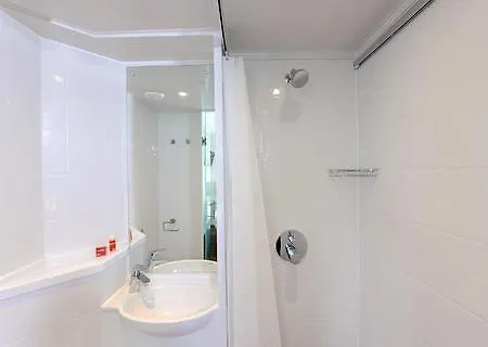 Otel Point A Westminster 3*