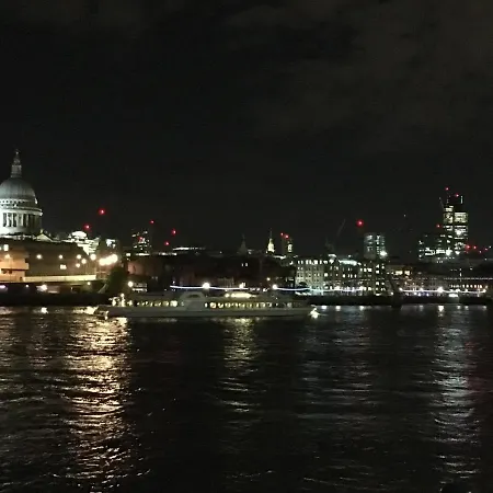 Gasthof In Overview Thames London