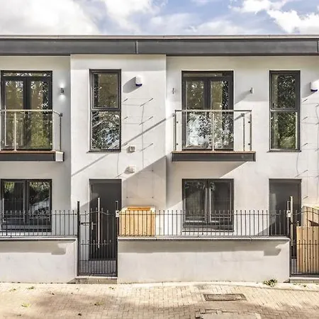 Holiday home 2 Bed 2 Bath Balcony View Wimbledon Tennis