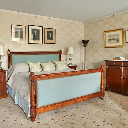 House - Private Member's Club Hotel