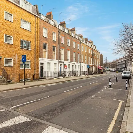 Apartment Altido Homely 2-bed Flat With Courtyard