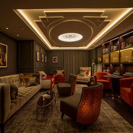 The Guardsman - Preferred And Hotel