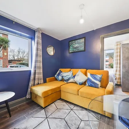The Exquisite Gem -parking Apartment Harrow