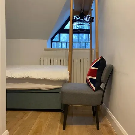 Burlington Hostel London