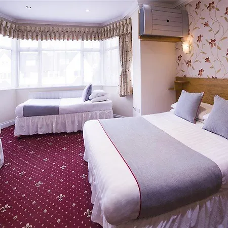 Anchor Hotel 3*