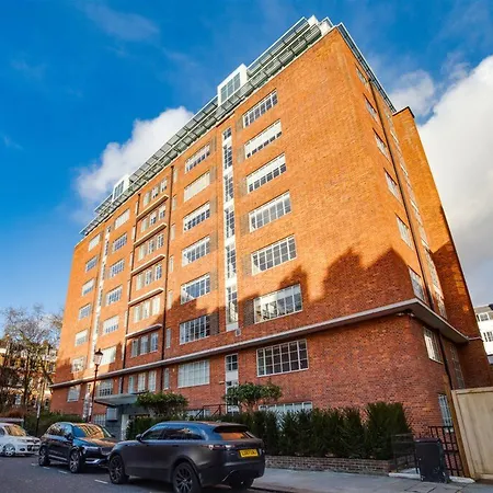 Cosy In With Jacuzzi 4* London