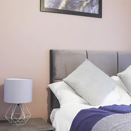 The Exquisite Gem -parking Apartment Harrow