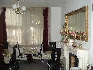 Hotel Trinity House 2*
