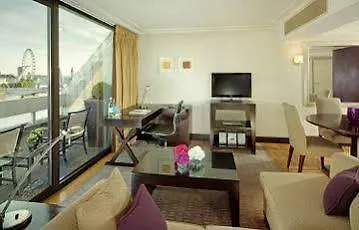 Swissotel The Howard 5*