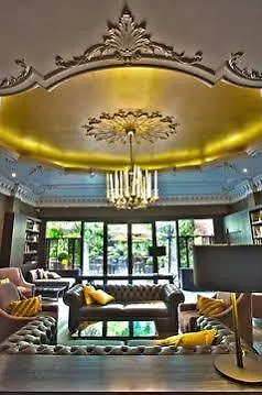Swissotel The Howard 5*