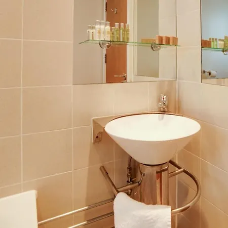 Cosy In With Jacuzzi 4*