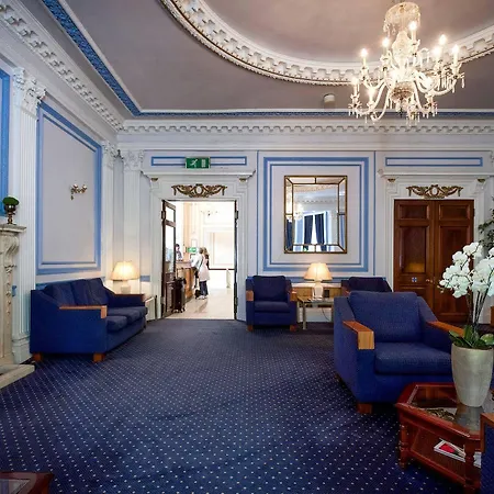 Hotel The Columbia London