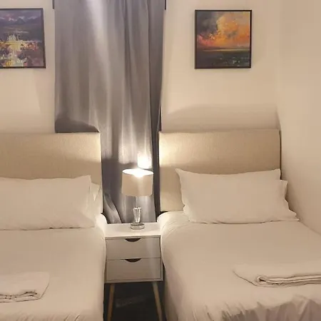 Garland Centre Apartment, Crayford-dartford *