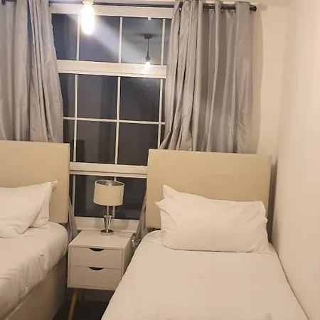 Garland Centre Apartment, Crayford-dartford *