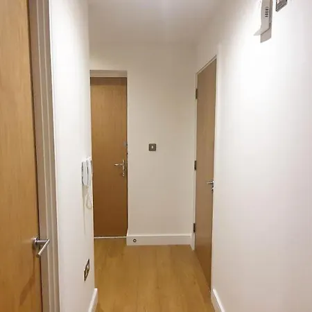 Garland Centre Apartment, Crayford-dartford Apartment Crayford
