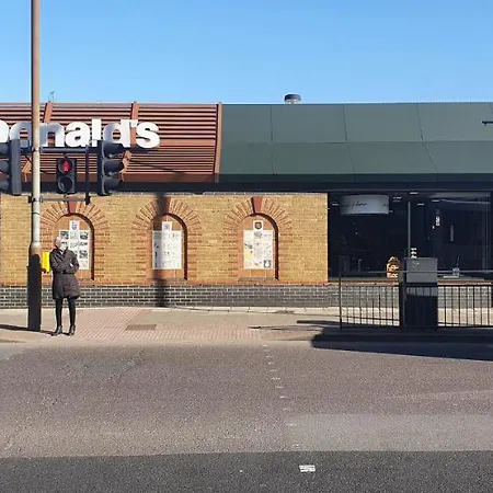Garland Centre Apartment, Crayford-dartford * Crayford