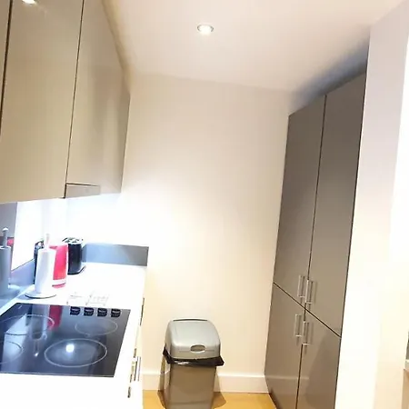 Garland Centre Apartment, Crayford-dartford * Crayford