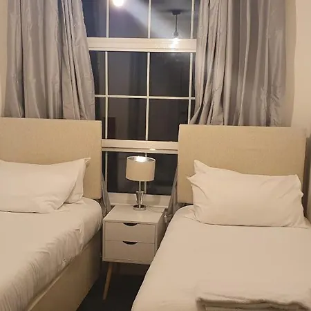 Garland Centre Apartment, Crayford-dartford Apartment *