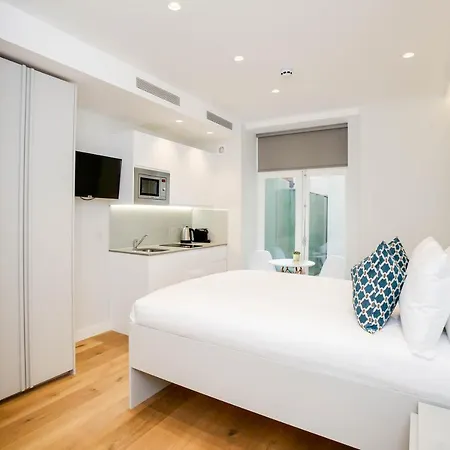 Cromwell Serviced By Stayprime * London