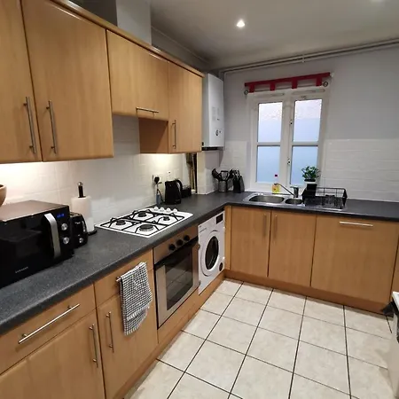 דירה Large Modern Gf 1-bed Sleeps 2